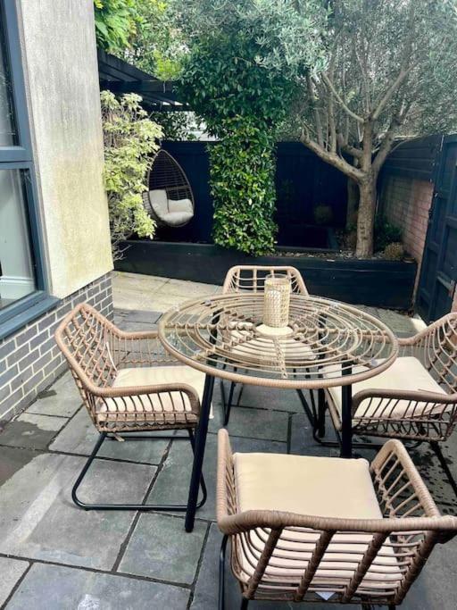 Private Garden Oasis In Central Bristol Exterior photo